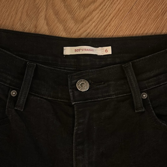 Black Levi’s Jeans - Picture 2 of 5